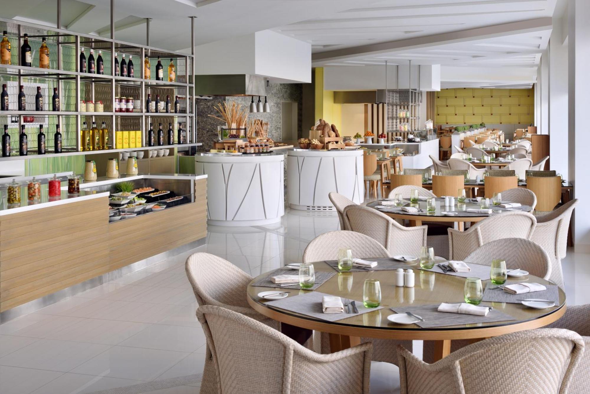 Marriott Executive Apartments Downtown, Abu Dhabi Exterior photo