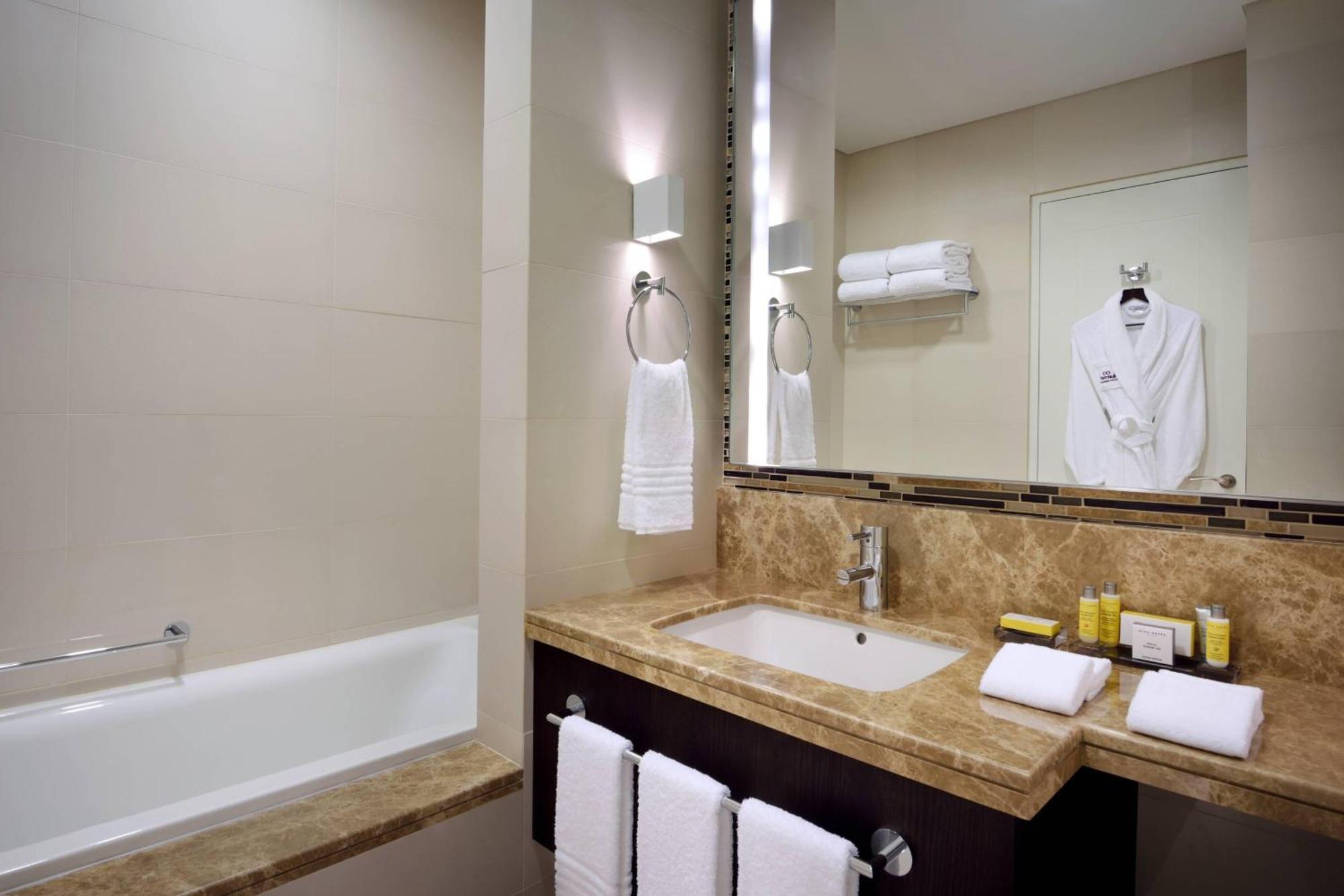 Marriott Executive Apartments Downtown, Abu Dhabi Exterior photo