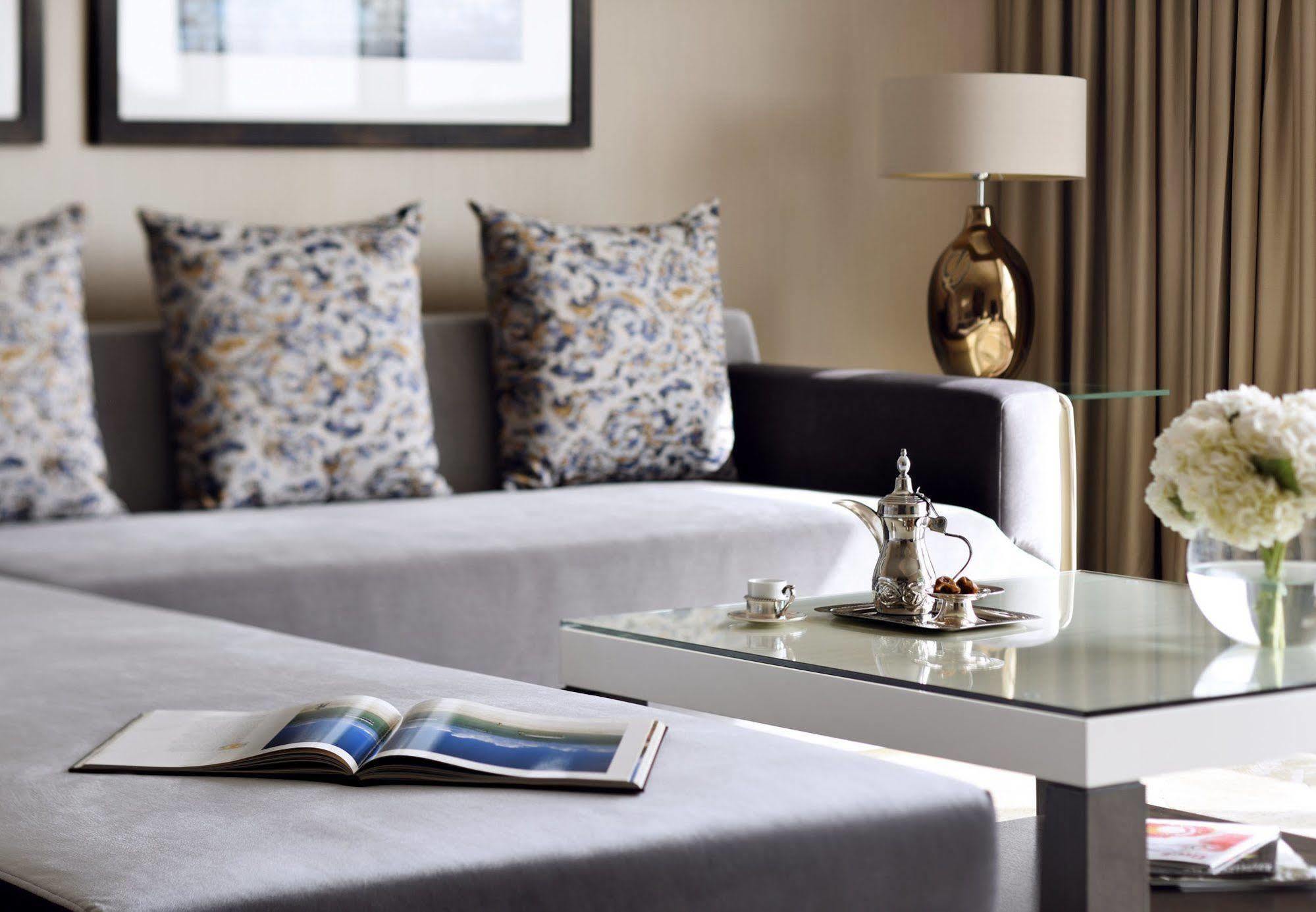 Marriott Executive Apartments Downtown, Abu Dhabi Exterior photo
